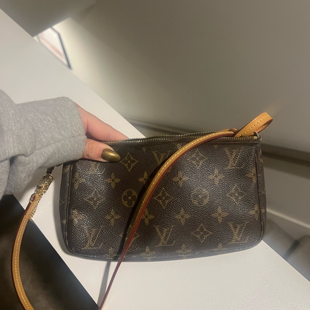 Vintage Louis Vuitton Pouchette